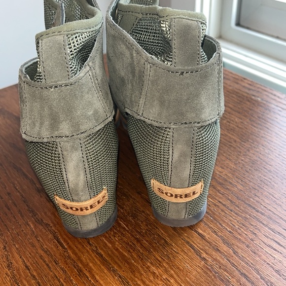 Sorel Joanie mesh wedge size 10.5 khaki green - Picture 3 of 6
